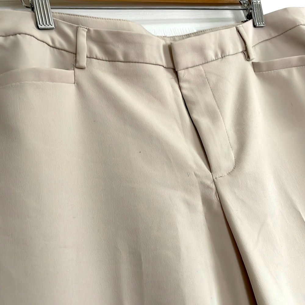 Brand New, Size 14 Signature Fit Capri Pants